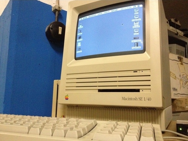 Mac SE/30 frontal